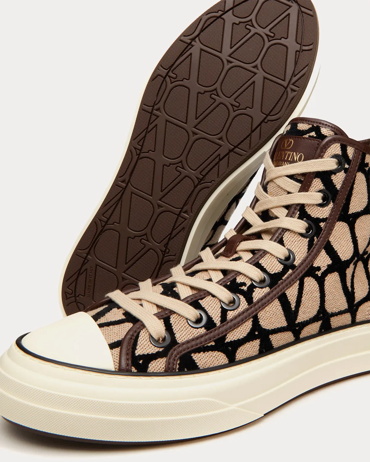 Toile Iconographe Totaloop Beige / Black High Top Sneakers