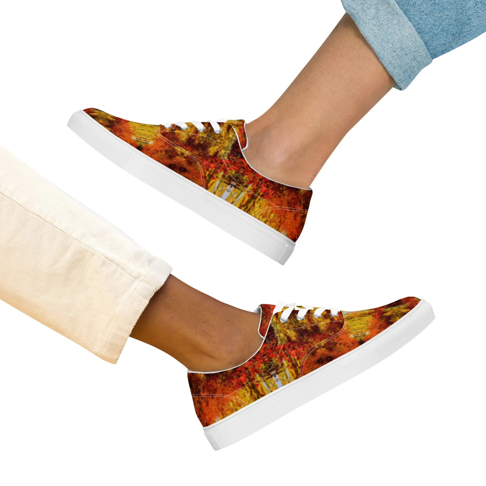 Women’s lace-up canvas shoes in the colors of nature
