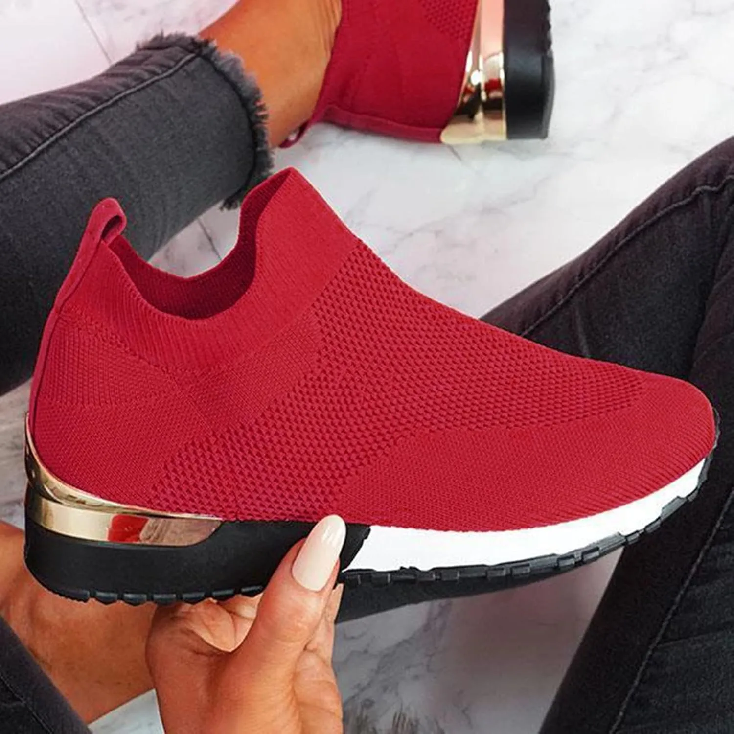 Womens Slip On Walking Shoes Non Slip Running Shoes Breathable Workout Shoes Lightweight Sneakers Comfortable Shoes